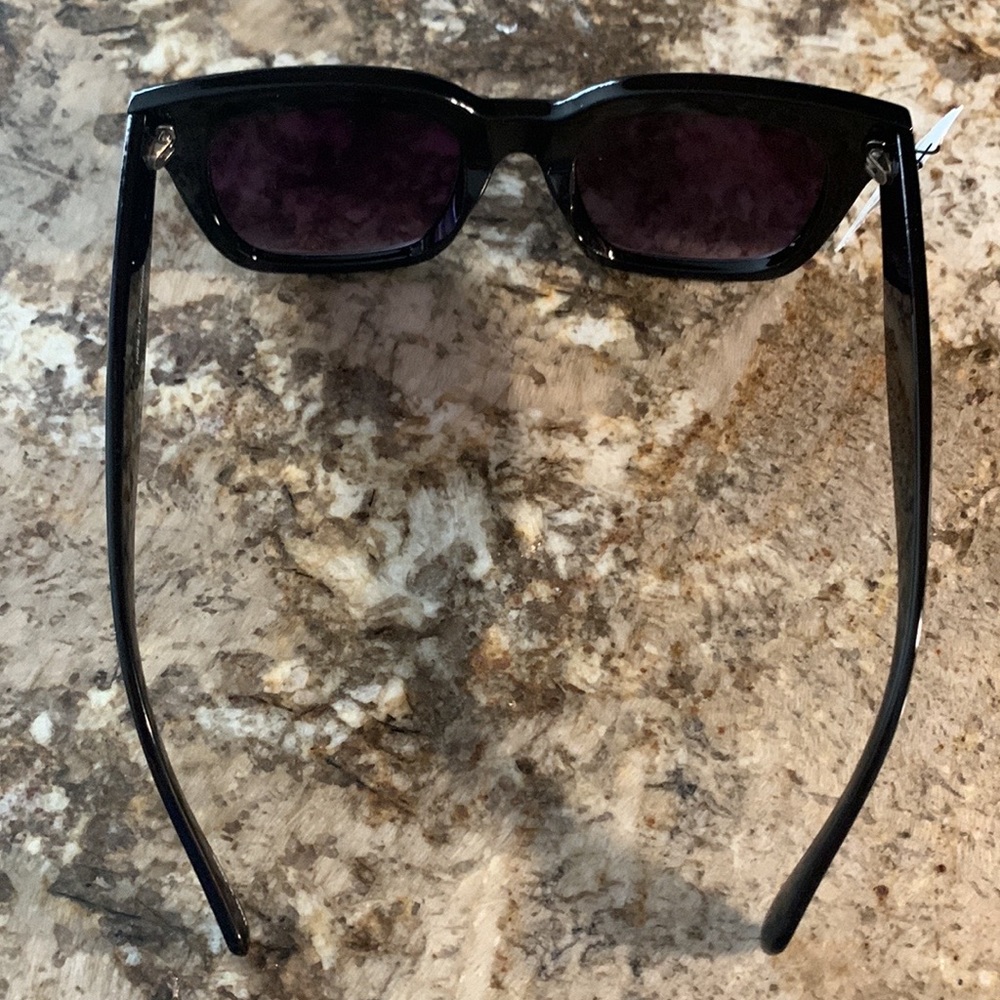 EXPRESS Sunglasses - Picture 4 of 9